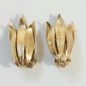 12k GF Winard Gold Clip On Earrings. Tulips